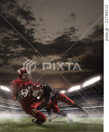 The american football players in action 21789212