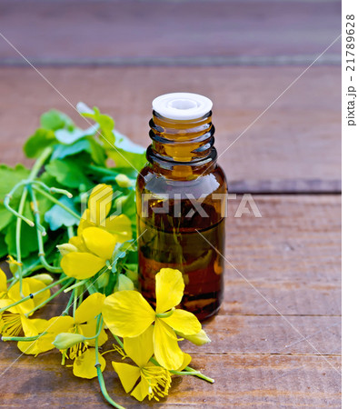 Oil with celandine on board 21789628