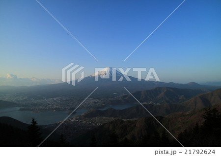 新道峠からの青空富士山 21792624