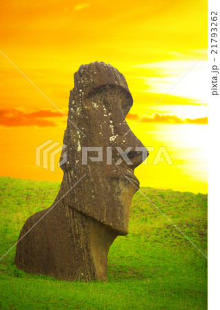 Moais at Ahu Tongariki 21793262