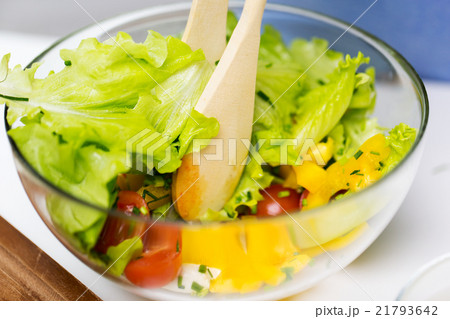close up of vegetable salad with cherry tomato 21793642