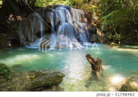 Deep forest tropical jungle waterfalls  21798462