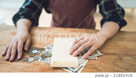 お金 お金 21802416
