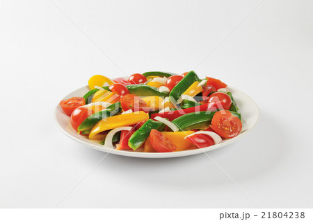 Fresh mixed bell pepper and tomato salad 21804238