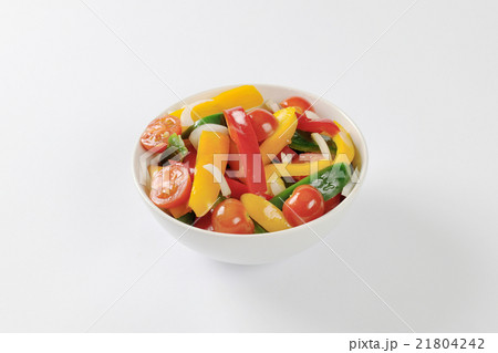 Fresh mixed bell pepper and tomato salad Fresh mixed bell pepper and tomato salad 21804242