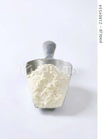 Scoop of wheat flour Scoop of wheat flour 21804534