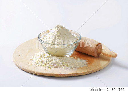 Wheat flour and rolling pin Wheat flour and rolling pin 21804562
