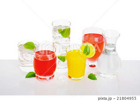 Variety of cold drinks 21804955