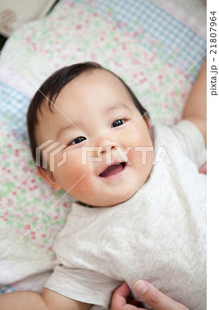 9 months old 21807964