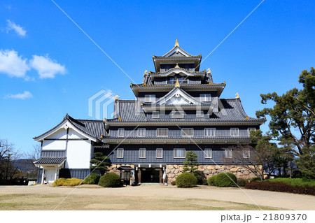 川面に映える漆黒の城 -岡山城- 21809370