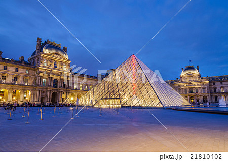 Twilight at Louvre museum 21810402