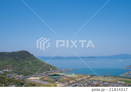 香川県総合運動公園と瀬戸内海(五色台から撮影) 21814317