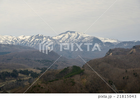 春間近の焼石連峰 21815043