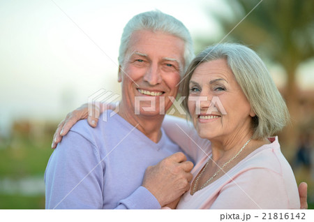 Senior couple near hotel resort 21816142