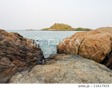 Stone in the sea Stone in the sea 21817929
