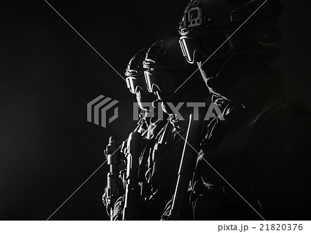 Spec ops police officersSWAT 21820376
