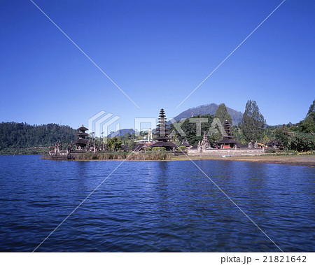 ウルン・ダヌ・ブラタン寺院 21821642