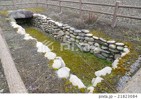 信州 松本市 市特別史跡 安塚第6号古墳 石室全景左俯瞰 8世紀初頭頃の古墳 信州 松本市 市特別史跡 安塚第6号古墳 石室全景左俯瞰 8世紀初頭頃の古墳 21823084