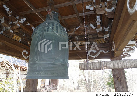信州松本の文化財　恭倹寺　梵鐘　信州松本の文化財（梓川地区）　戦時の金属供出を拒み現存する 21823277