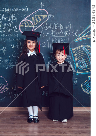 Children scientists 21824543