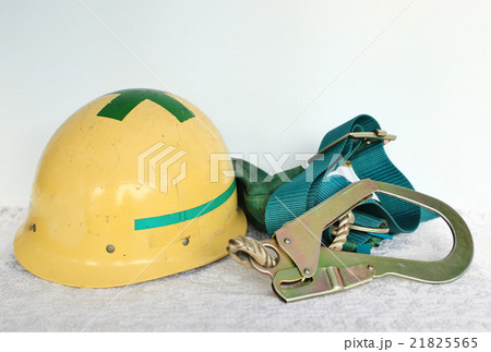 安全帽と安全帯 21825565