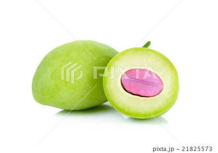 Green marian plum or maprang isolated on white 21825573