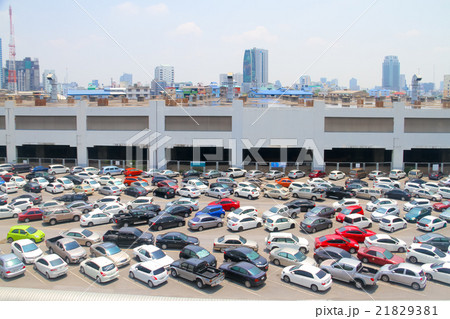 BANGKOK, Thailand - APRIL 2, 2016 BANGKOK, Thailand - APRIL 2, 2016 21829381