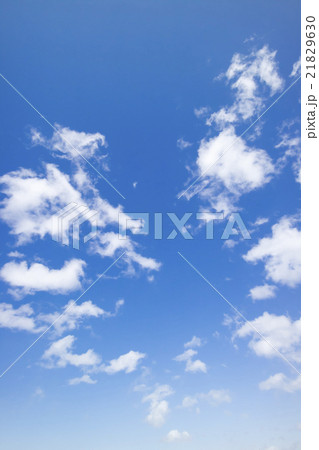 青空 空 雲 春の空 背景 背景素材 4月の写真素材