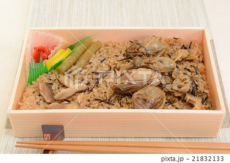 おいしい牡蛎飯弁当 おいしい牡蛎飯弁当 21832133