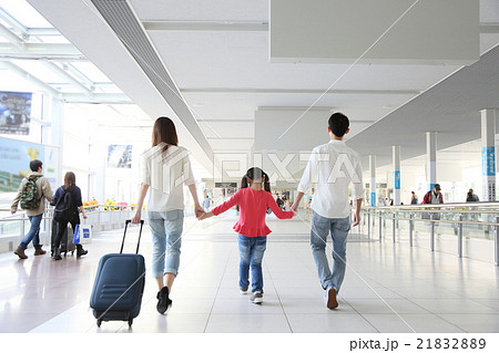 空港 家族旅行 イメージ 空港 家族旅行 イメージ 21832889
