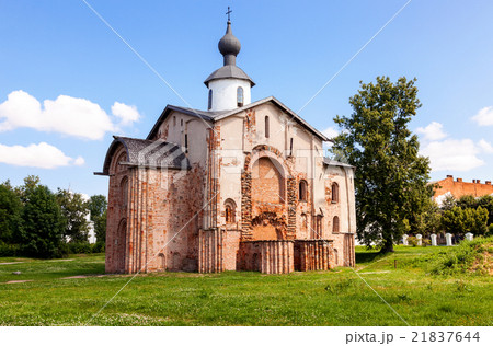 Church of St. Paraskeva at Yaroslav's Court Church of St. Paraskeva at Yaroslav's Court 21837644