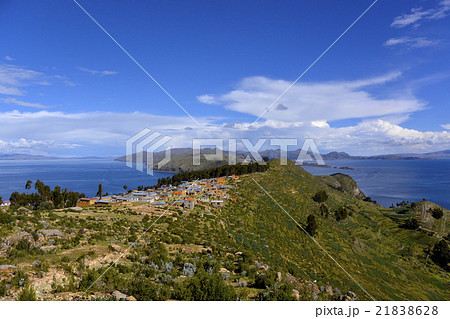 ボリビア・太陽の島の風景 21838628