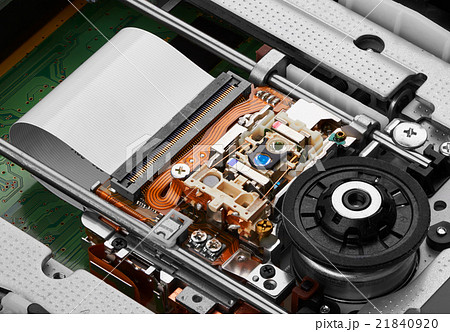 Objective lens and spindle cd-rom drive Objective lens and spindle cd-rom drive 21840920
