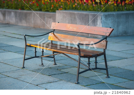 Bench in the park 21840962