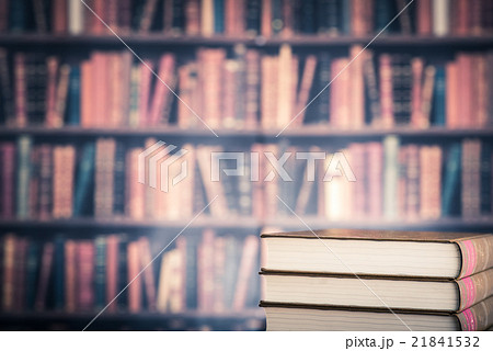 読書 重厚な本 21841532