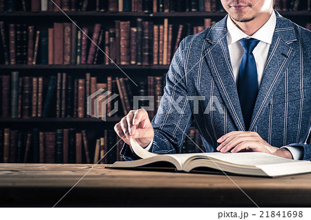 読書と男性 21841698