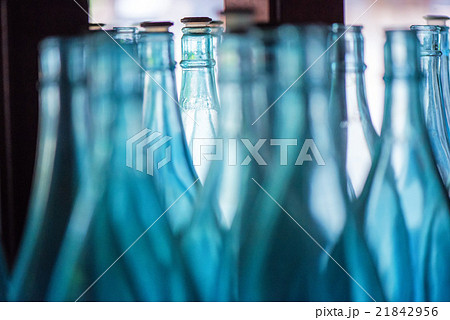 日本酒の空き瓶 21842956