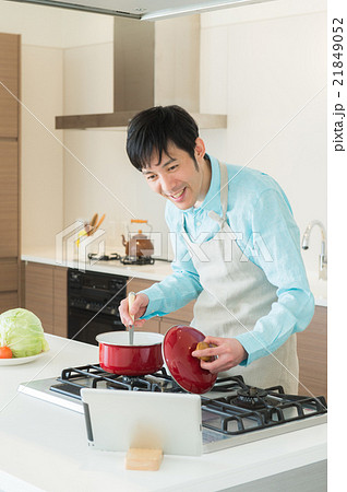 料理イメージ(男性1人) 料理イメージ(男性1人) 21849052