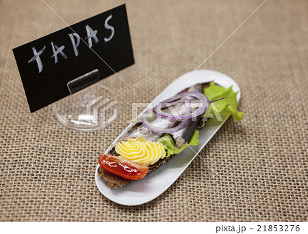 Delicious Spanish tapas with butter and onion 21853276