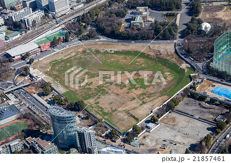 解体されて立て替えを待つ国立競技場 21857461