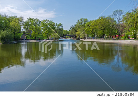 City pond City pond 21860884