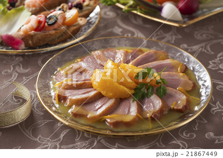 鴨のロティオレンジソースとパーティー料理 21867449