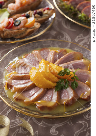 鴨のロティオレンジソースとパーティー料理 21867460