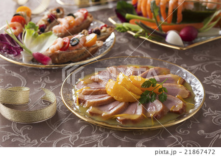 鴨のロティオレンジソースとパーティー料理 21867472