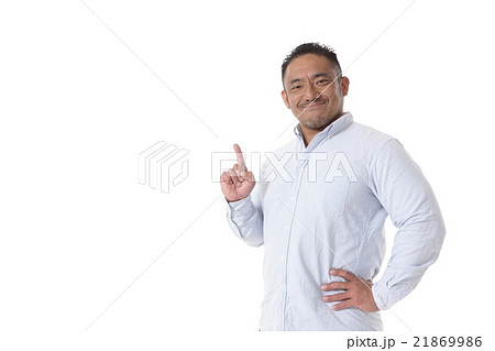 指差しポーズの男性 21869986