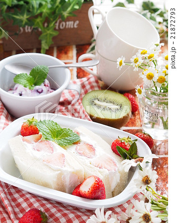 イチゴサンドイッチ 21872793