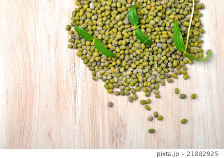 Mung beans in a sack. Mung beans in a sack. 21882925