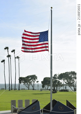 半旗　ベテランズパーク　 ベテランズ・メモリアル 記念公園 21885601