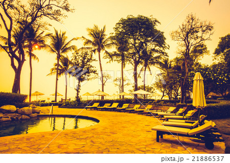 Swimming pool 21886537