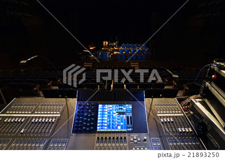 ミキサーとステージ 21893250